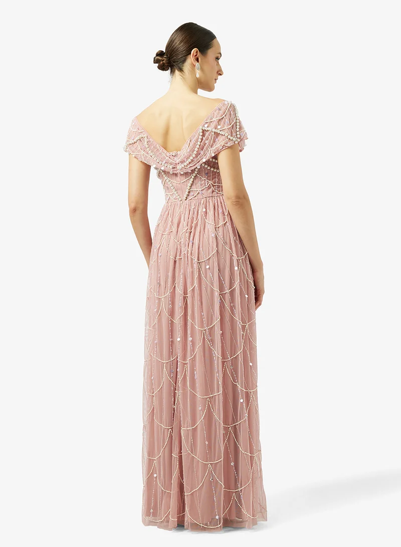 نمشي x فستان سهرة مطرز بالخرز بكتف مكشوف